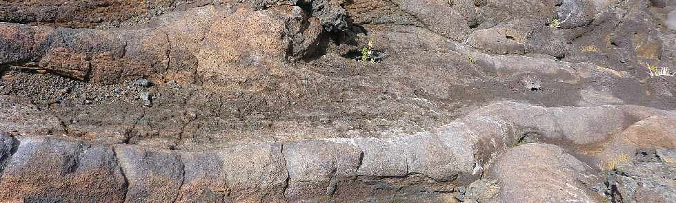 Enclos Fouqu - Vers le Chteau Fort -Lave en tunnel