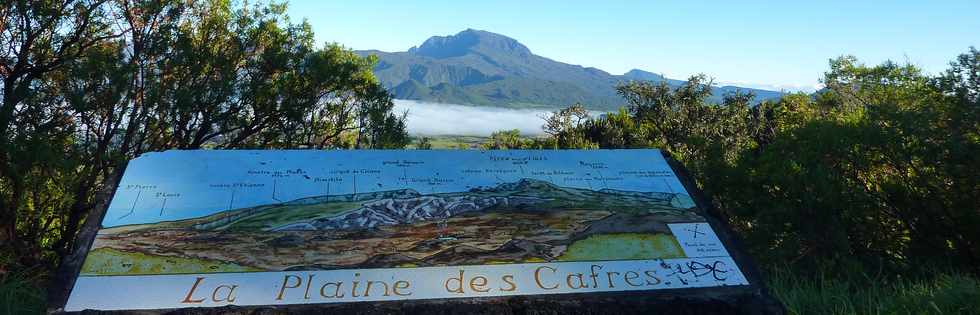 Nez de Boeuf, vers la Plaine des Cafres et le Piton des neiges