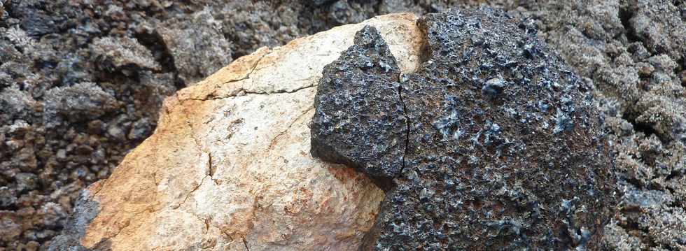 2014 - Piton de la Fournaise - Enclos - Bombe volcanique
