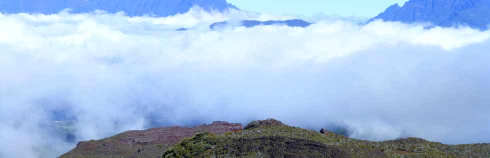 31 octobre 2014 - Volcan - Piton des Basaltes -  Vue sur le cratère Commerson
