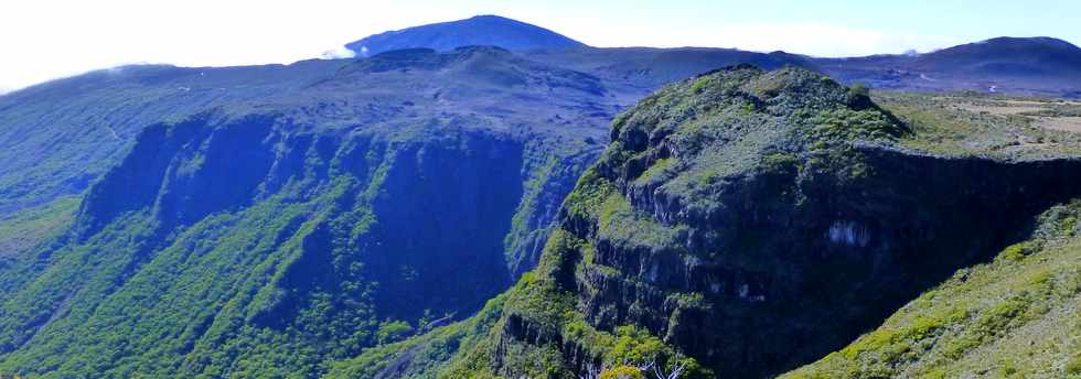 31 octobre 2014 - Massif du Piton de la Fournaise - Sentier du Rempart de la Rivire de l'Est -