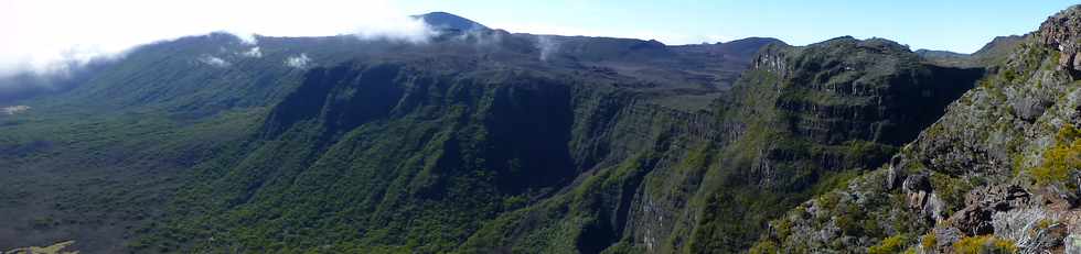 31 octobre 2014 - Massif du Piton de la Fournaise - Sentier du Rempart de la Rivire de l'Est -