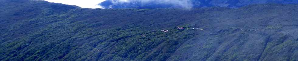 31 octobre 2014 - Massif du Piton de la Fournaise - Sentier du Rempart de la Rivire de l'Est - Gte du Pas de Bellecombe