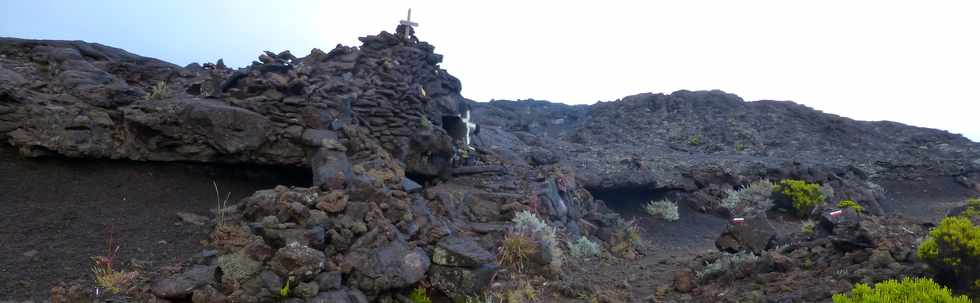 11 fvrier 2015 - Massif du Piton de la Fournaise - Entre Piton Rouge et parking Foc-Foc - Oratoire