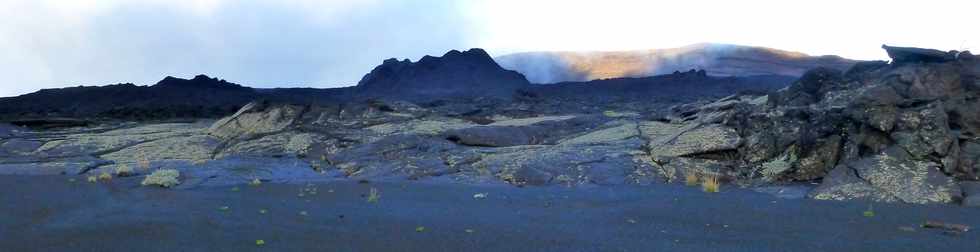 11 fvrier 2015 - Massif du Piton de la Fournaise - Entre Piton Rouge et parking Foc-Foc - Cratre Aubert de la Re