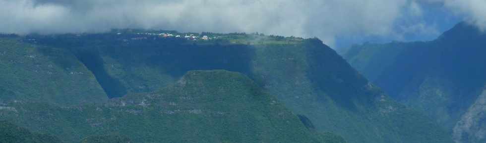 23 mai 2015 - Massif de la Fournaise - Nez de Boeuf -  Vue sur Grand Coude