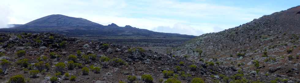 30 octobre 2015 - Massif de la Fournaise - Sentier du Piton de Bert -  Piton Chisny -