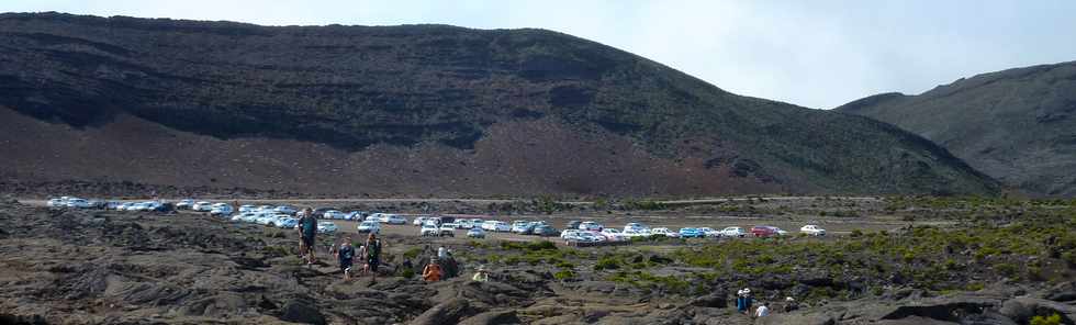 30 octobre 2015 - Massif de la Fournaise - Piton Rouge - Cérémonie de dénomination du cratère Kei Aki et du cratère Kalla et Pélé