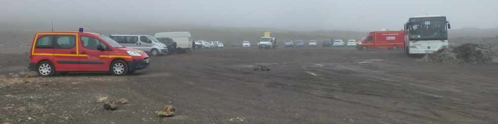 26 mai 2016 - Eruption au Piton de la Fournaise - Ile de la Runion - Parking Foc-Foc - Poste de commandemant SDIS