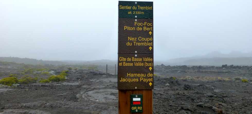 26 mai 2016 - Eruption au Piton de la Fournaise - Ile de la Runion - Parking Foc-Foc - Panneaux ONF