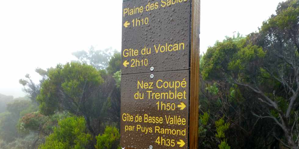 26 mai 2016 - Eruption au Piton de la Fournaise - Ile de la Runion - Sentier GR2 - Intersection Jacques Payet -