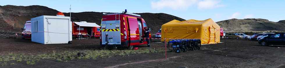 2 fvrier 2017 - Piton de la Fournaise - Eruption du 31 janvier 2017 -  Parking Foc-Foc - Dispositif avanc du SDIS