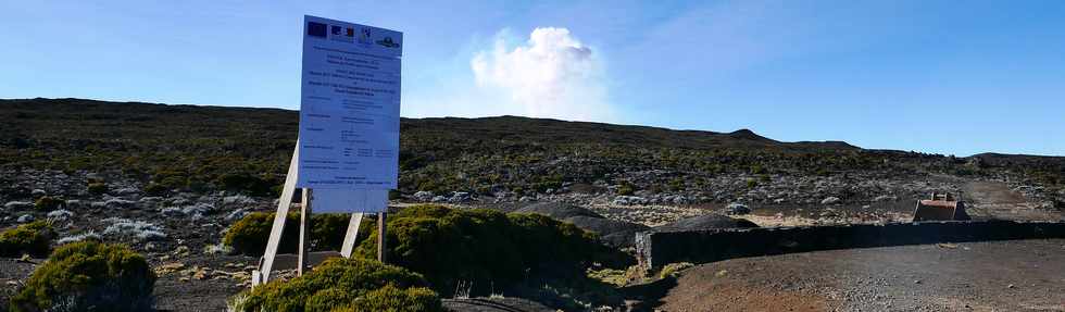 14 juillet 2017 - Ile de la Réunion - Eruption au Piton de la Fournaise -  Parking Foc Foc