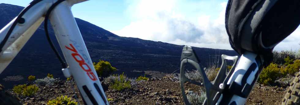 14 juillet 2017 - Ile de la Runion - Eruption au Piton de la Fournaise -  Sentier du Piton de Bert - VTT