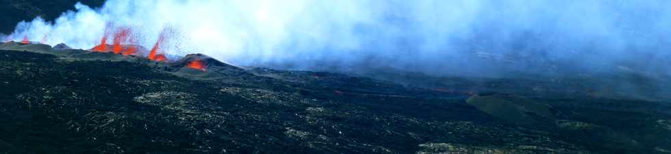 14 juillet 2017 - Ile de la Runion - Eruption au Piton de la Fournaise - Vue depuis le Piton de Bert