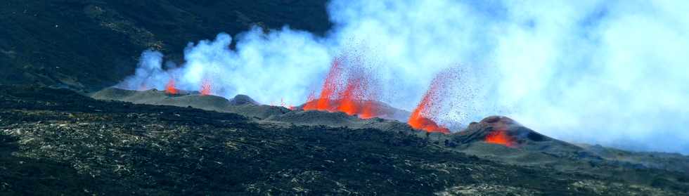 14 juillet 2017 - Ile de la Runion - Eruption au Piton de la Fournaise - Vue depuis le Piton de Bert