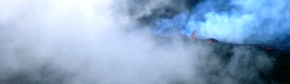14 juillet 2017 - Ile de la Réunion - Eruption au Piton de la Fournaise - Vue depuis le Piton de Bert