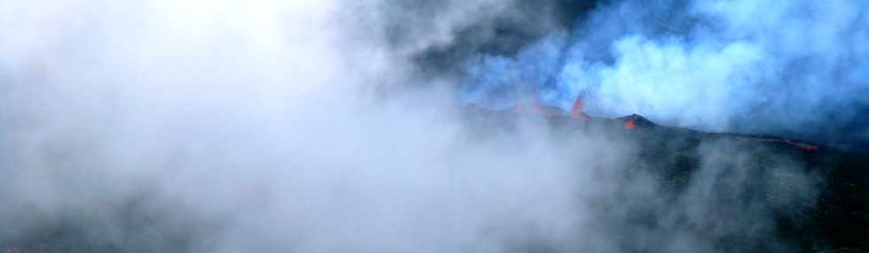 14 juillet 2017 - Ile de la Runion - Eruption au Piton de la Fournaise - Vue depuis le Piton de Bert