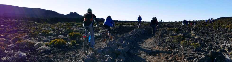 14 juillet 2017 - Ile de la Runion - Eruption au Piton de la Fournaise - Sentier du Piton de Bert - Retour vers le parking Foc Foc  - VTT