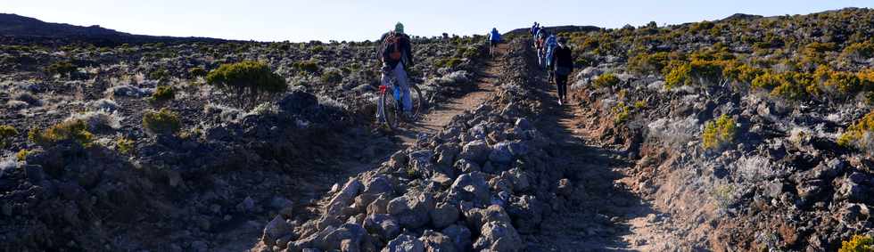 14 juillet 2017 - Ile de la Runion - Eruption au Piton de la Fournaise - Sentier du Piton de Bert - Retour vers le parking Foc Foc  - VTT