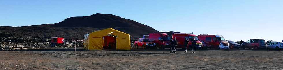 14 juillet 2017 - Ile de la Runion - Eruption au Piton de la Fournaise - Sentier du Piton de Bert - SDIS parking Foc Foc  -