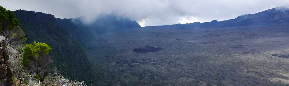 3 avril 2018 - Eruption du Piton de la Fournaise - Fissure au pied du Nez Coup de Ste-Rose -