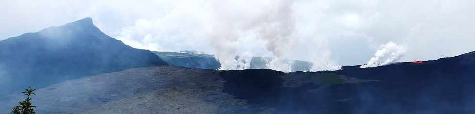 3 avril 2018 - Eruption du Piton de la Fournaise - Fissure au pied du Nez Coup de Ste-Rose - Vue depuis le Piton de Partage