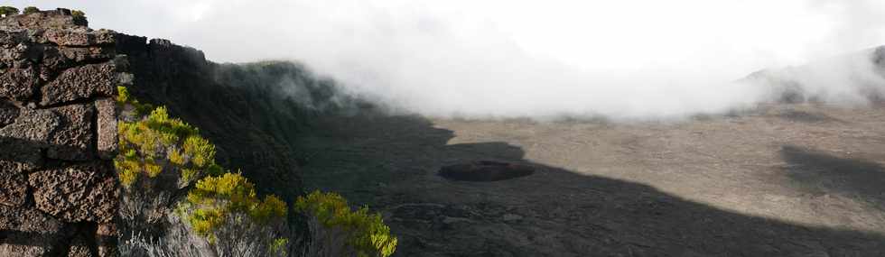 3 avril 2018 - Eruption du Piton de la Fournaise - Fissure au pied du Nez Coup de Ste-Rose - Pas de Bellecombe -