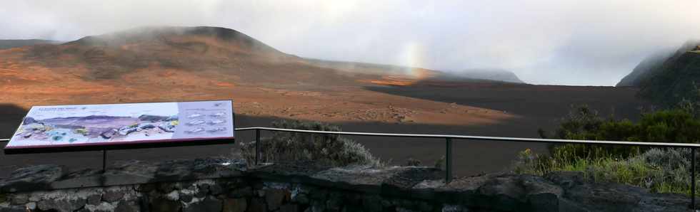 3 avril 2018 - Eruption du Piton de la Fournaise - Fissure au pied du Nez Coup de Ste-Rose - Plaine des Sables