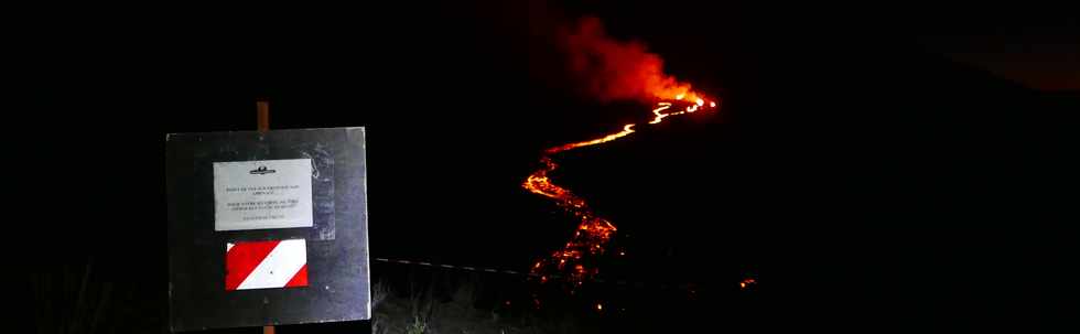 29 avril 2018 - Piton de la Fournaise - Eruption du 27 avril 2018  proximit du cratre Rivals -