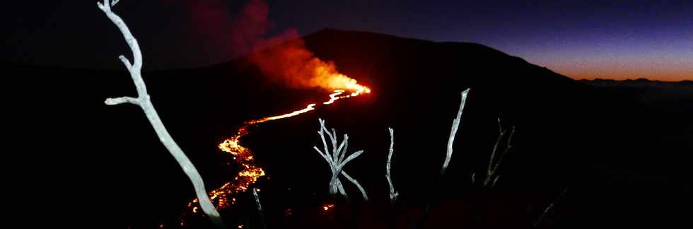 29 avril 2018 - Piton de la Fournaise - Eruption du 27 avril 2018  proximit du cratre Rivals -