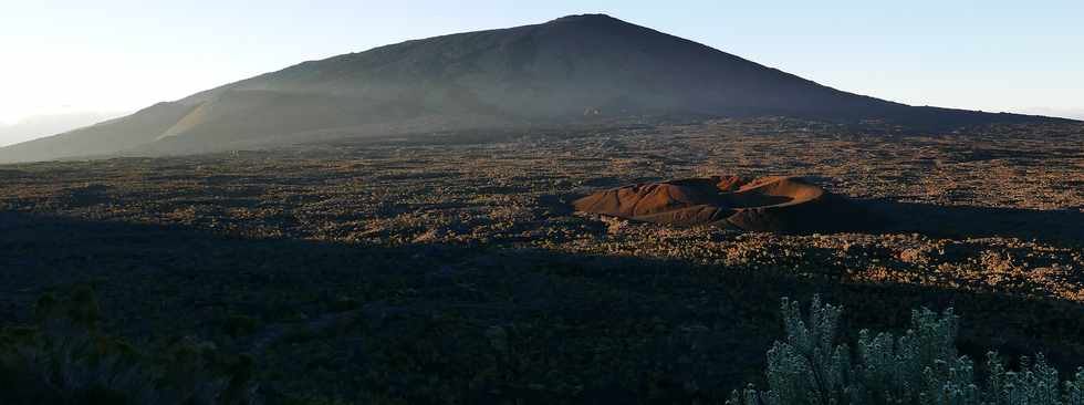 15 aot 2018 - Massif du Piton de la Fournaise - Rempart du Pas de Bellecombe -  Enclos Fouqu