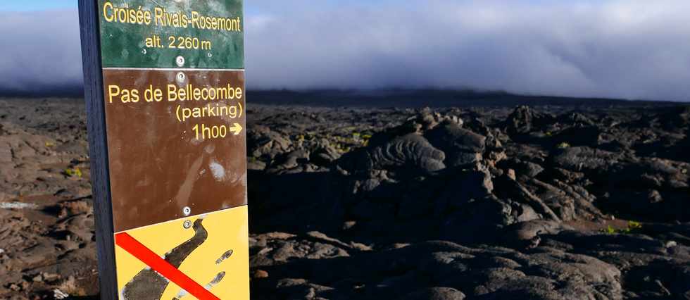 15 aot 2018 - Massif du Piton de la Fournaise - Enclos Fouqu - Sentier du cratre Rivals - Croise Rivals - Josmont