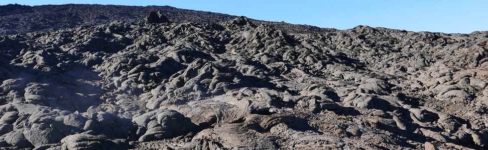 15 août 2018 - Piton de la Fournaise - Sentier d'accès au cratère Dolomieu - Nouveau balisage après l'éruption du 13 juillet -