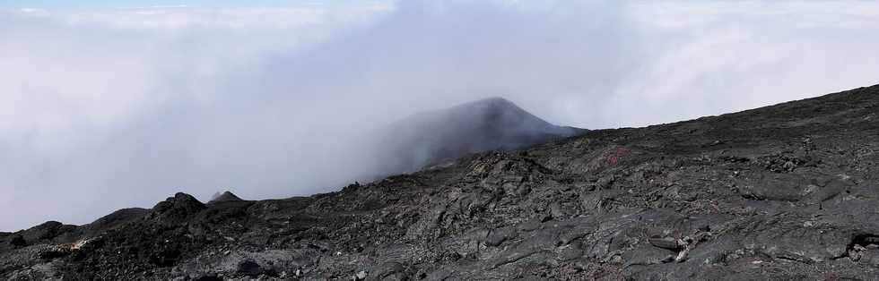 15 aot 2018 - Piton de la Fournaise - Plateforme d'observation du cratre Dolomieu - Cratre Maillard