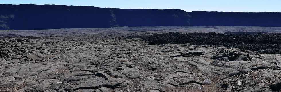 15 aot 2018 - Piton de la Fournaise - Sentier d'accs  la plateforme d'observation du cratre Dolomieu - Retour vers le Pas de Bellecombe  - Coule du 13 juillet 2018 -