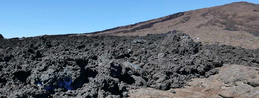 15 aot 2018 - Piton de la Fournaise - Sentier d'accs  la plateforme d'observation du cratre Dolomieu - Retour vers le Pas de Bellecombe  - Coule du 13 juillet 2018 -