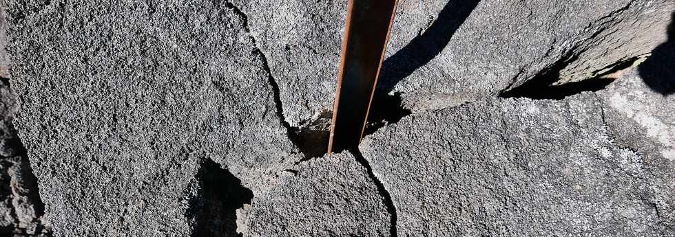 15 aot 2018 - Piton de la Fournaise - Sentier d'accs  la plateforme d'observation du cratre Dolomieu - Retour vers le Pas de Bellecombe  - Coule du 13 juillet 2018 - Panneau