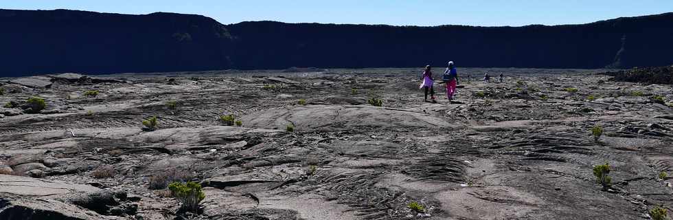 15 aot 2018 - Piton de la Fournaise - Sentier d'accs  la plateforme d'observation du cratre Dolomieu - Retour vers le Pas de Bellecombe  -