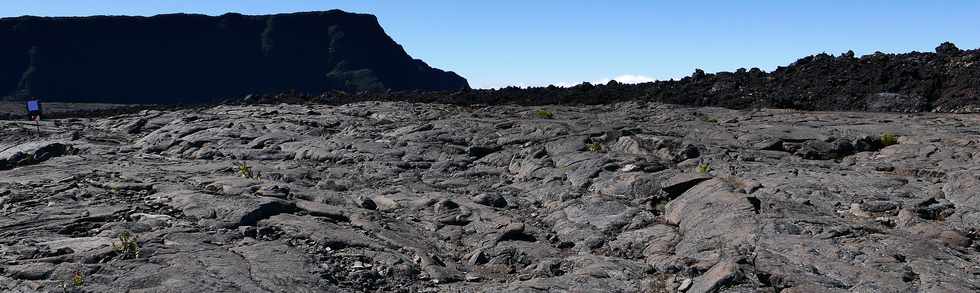 15 aot 2018 - Piton de la Fournaise - Sentier d'accs  la plateforme d'observation du cratre Dolomieu - Retour vers le Pas de Bellecombe  -