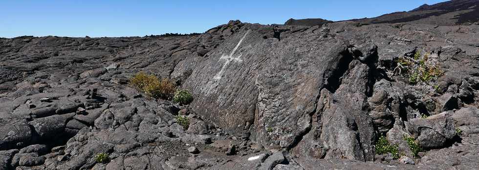 15 aot 2018 - Piton de la Fournaise - Sentier d'accs  la plateforme d'observation du cratre Dolomieu - Retour vers le Pas de Bellecombe  -