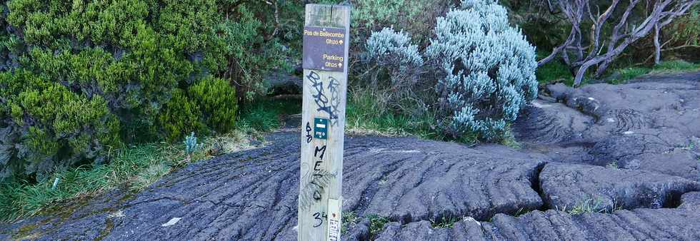 15 aot 2018 - Piton de la Fournaise - Sentier d'accs  la plateforme d'observation du cratre Dolomieu - Retour vers le Pas de Bellecombe  - Remonte du rempart -