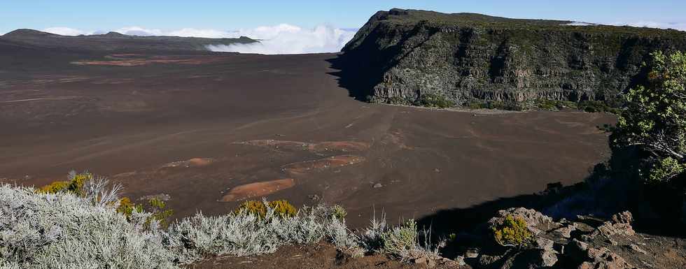 15 aot 2018 - Piton de la Fournaise - Pas des Sables - Vue sur la Plaine des Sables -