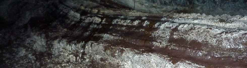 Tunnel de lave - coulée de novembre 1800 - Banquette