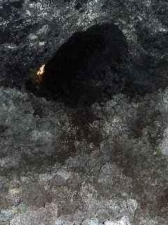 Tunnel de lave - coulée de novembre 1800 - Regard