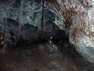 Tunnel de lave - coule de novembre 1800 -