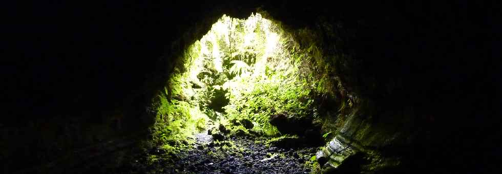 Tunnel de lave - coule de novembre 1800 - Entre