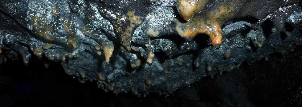 Piton de la Fournaise - Tunnel de lave