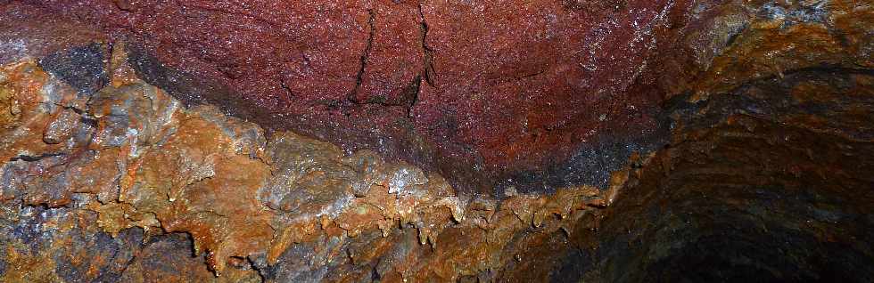 Piton de la Fournaise - Tunnel de lave