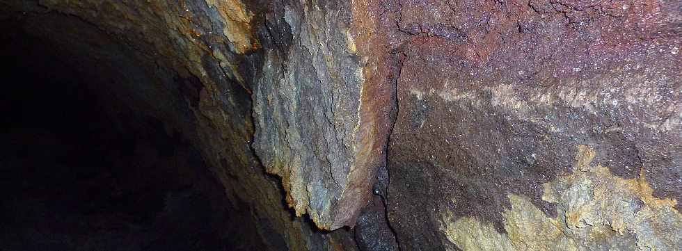 Piton de la Fournaise - Tunnel de lave